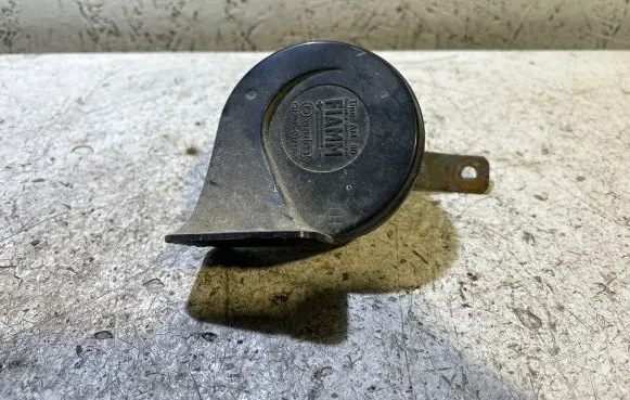 BMW 5 E28 Horn signal E335717 CH2035 73345