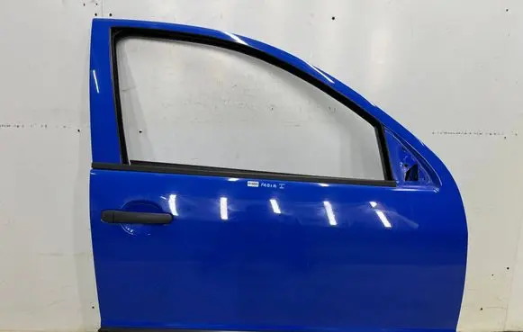 Skoda Fabia Mk1 (6Y) Front door