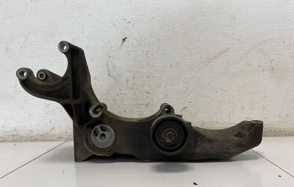 Mitsubishi Space Star Generator/alternator bracket 7700115750