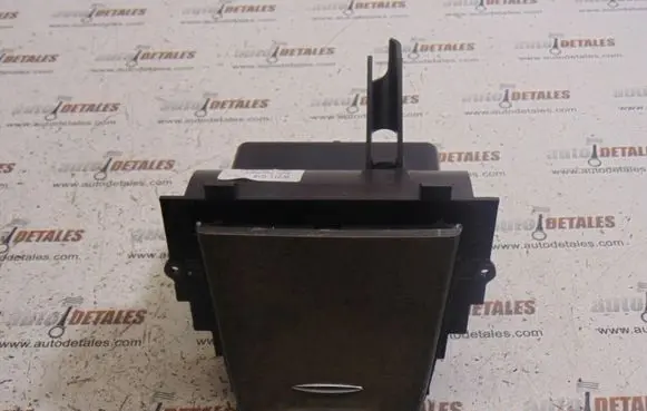 Mercedes-Benz E W211 Ashtray (front) A2116800350