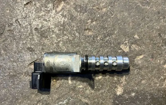 Nissan Juke I F15 Camshaft vanos timing valve braknumeruczci