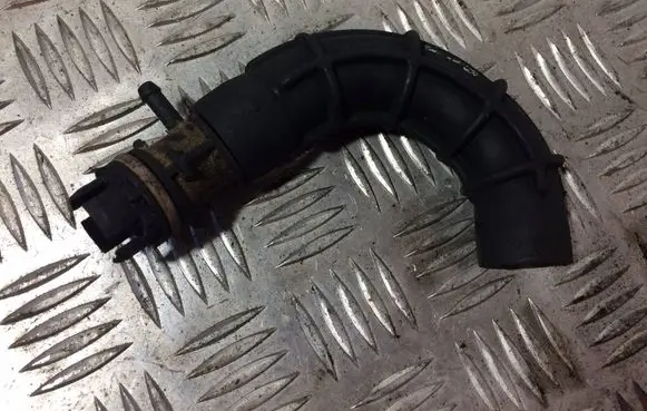 BMW 5 E34 Breather hose/pipe 1730071