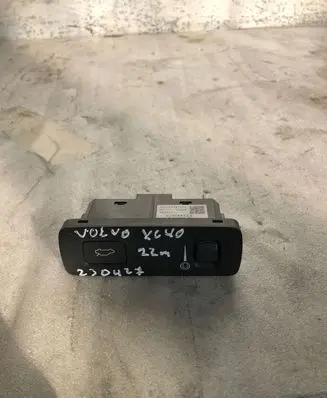 Volvo XC40 Tailgate/boot open switch button 31443873