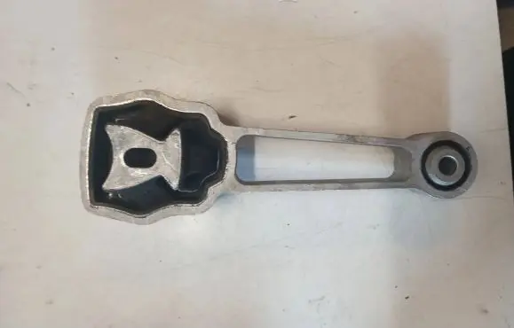 Volvo V60 Engine mount bracket 30793322
