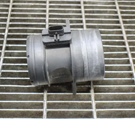 Audi Q3 8U Mass air flow meter 0281002956 03L906461A