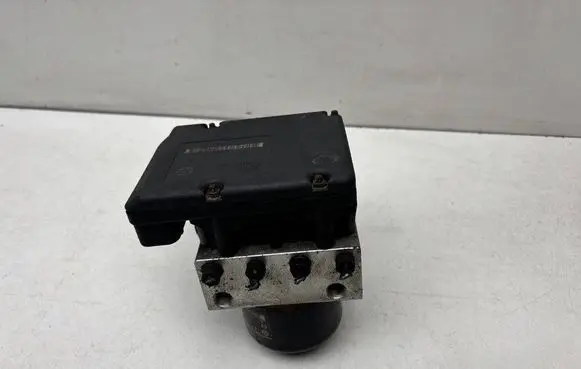 Volkswagen Golf IV ABS Pump 1J0907379G 1J0614117C