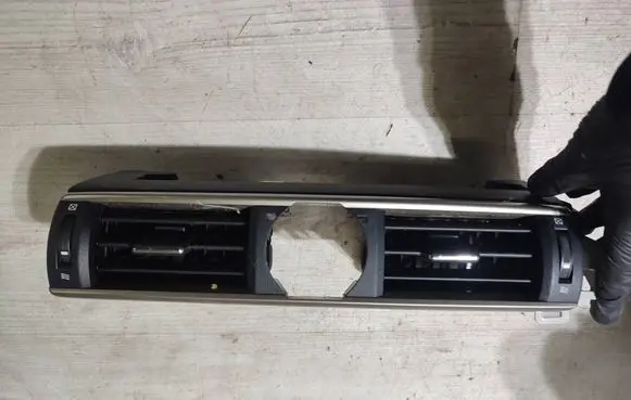 Lexus RC Dash center air vent grill 5567053140