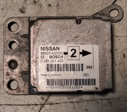 Nissan Primera Airbag control unit/module 98820AV200 0285001420