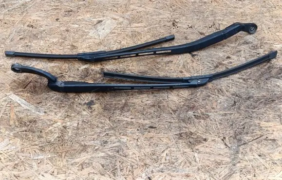 Seat Exeo (3R) Front wiper blade arm 8E1955408C 8E1955407C