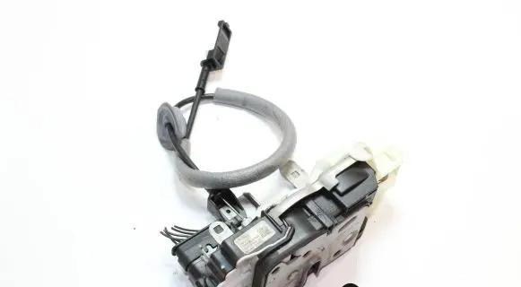 Volvo V40 Front door lock 31301426