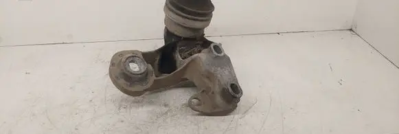 Volkswagen PASSAT B5 Engine mounting bracket 4B0199352