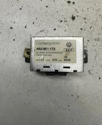 Audi A6 S6 C4 4A Alarm control unit/module 4A0951173
