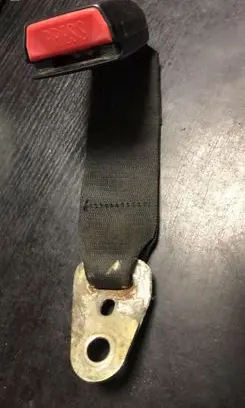 BMW 7 E32 Rear seatbelt buckle 1944443