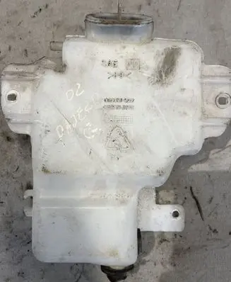 Mitsubishi Pajero Windshield washer fluid reservoir/tank 060351507