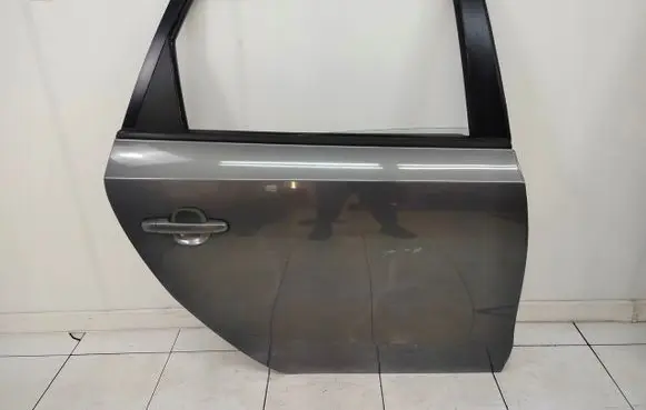 Hyundai i30 Rear door 