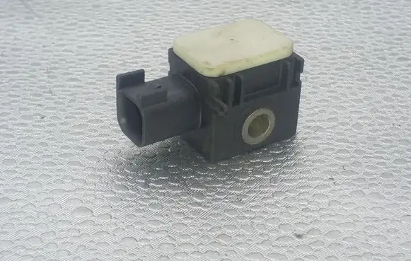 Hyundai Santa Fe Airbag deployment crash/impact sensor 959303L100 SA320100000 36060104