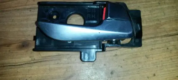 Hyundai i10 Front door interior handle 82620b4000 82620-b4010