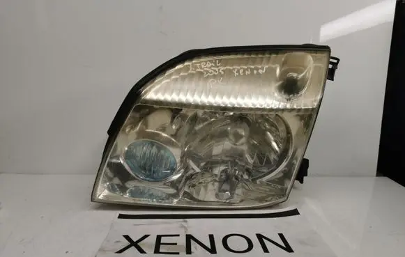 Nissan X-Trail T30 Headlight/headlamp