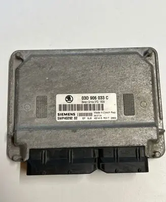 Volkswagen Touran I Engine control unit/module 03D906033C 5WP4029202 3PG1509