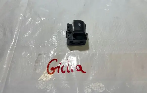 Alfa Romeo Giulia Electric window control switch