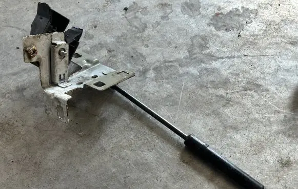 Renault Trafic III (X82) Front bonnet/hood damper/strut