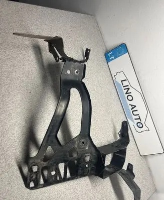Headlight/headlamp mounting bracket