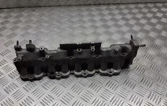 Toyota Avensis T250 Intake manifold
