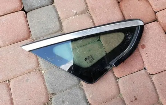 Opel Astra J Front triangle window/glass 21TYS