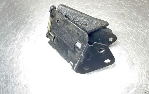 Volvo C70 Front door upper hinge 9218013