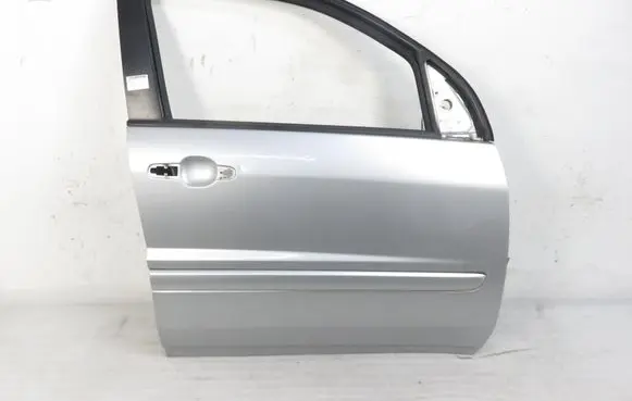 Chevrolet Equinox Front door