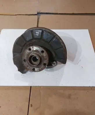 Volkswagen PASSAT B6 Front wheel hub