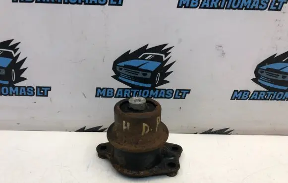 Honda Insight Engine mount bracket