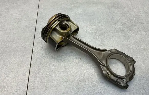 BMW X3M F97 Piston with connecting rod 