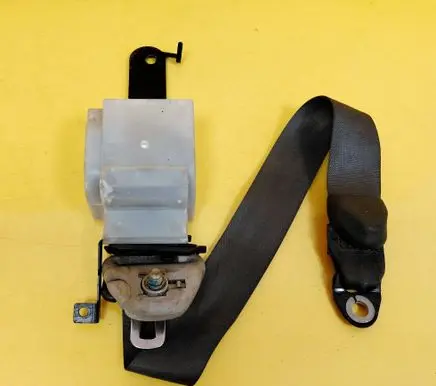 Mitsubishi Galant Front seatbelt 0422012