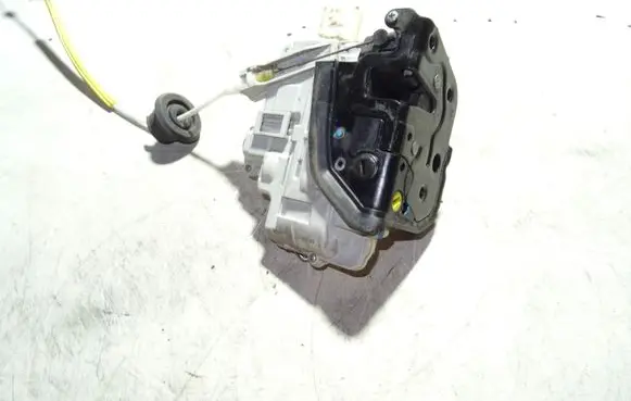 Audi A4 S4 B7 8E 8H Rear door lock 8E0839015AA