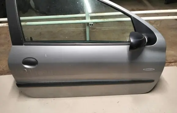 Peugeot 206 Front door 12430470682