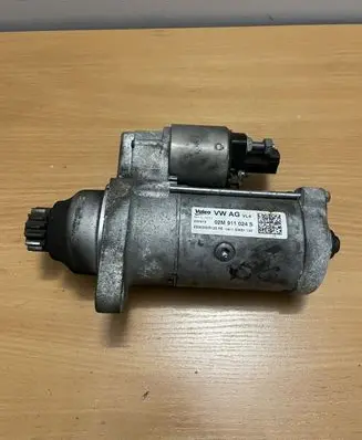 Volkswagen Golf VI Starter motor 02M911024S