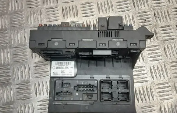 Mercedes-Benz E W211 Fuse module 2115453101