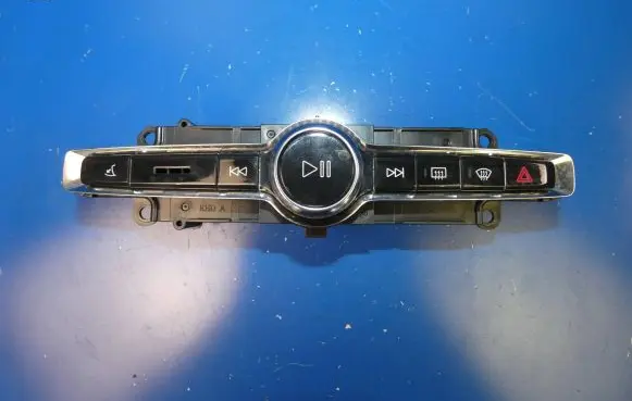 Volvo XC90 Head unit multimedia control P31346790 T20020003101 20W027
