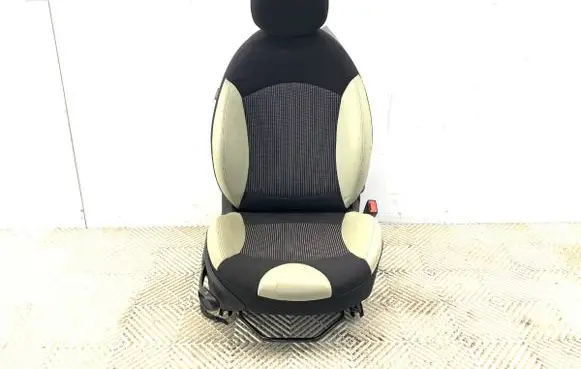 Mini One - Cooper Coupe R56 Front passenger seat 