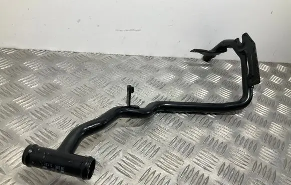 Audi Q2 - Engine coolant pipe/hose 04L121065CR
