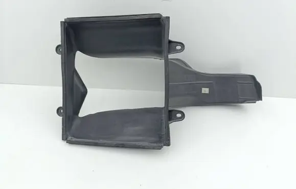 Maserati Ghibli Intercooler air channel guide 670038777