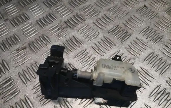 Mercedes-Benz S W221 Fuel tank cap lock A2518200197 2518200197
