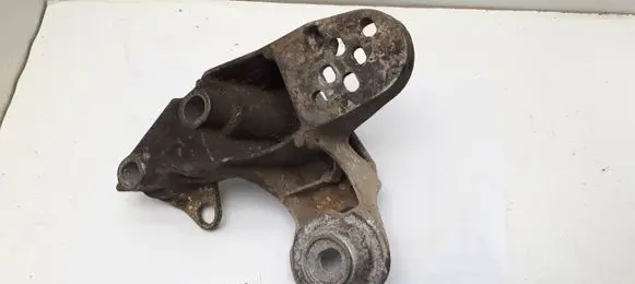 Volkswagen PASSAT B5 Engine mounting bracket 4B0199351