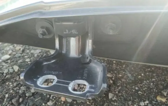 Jeep Grand Cherokee (WK) Rear door lower hinge