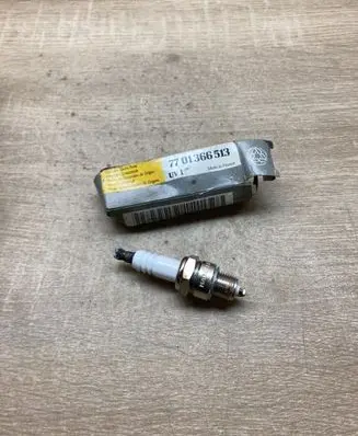 Renault 12 Spark plug 7701366513