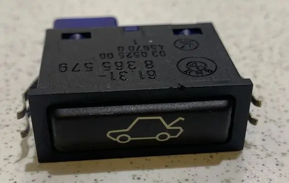 BMW 5 E39 Tailgate/boot open switch button 61318365579 03052500 459700