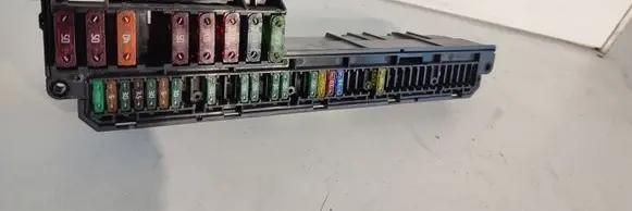BMW 5 E60 E61 Fuse module 5989284