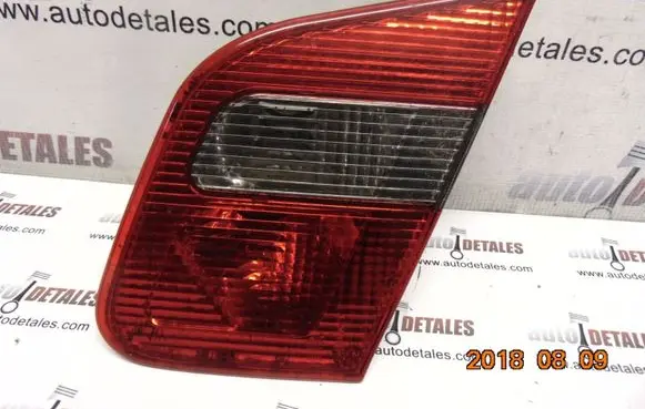 Mitsubishi Carisma Tailgate rear/tail lights
