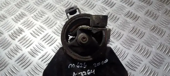 Mazda 626 Engine mount bracket